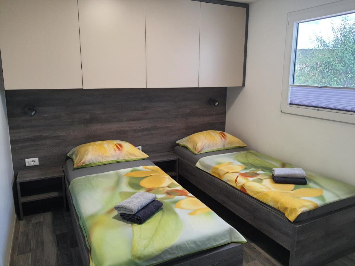Mobile Home Tina Tisno Buitenkant foto