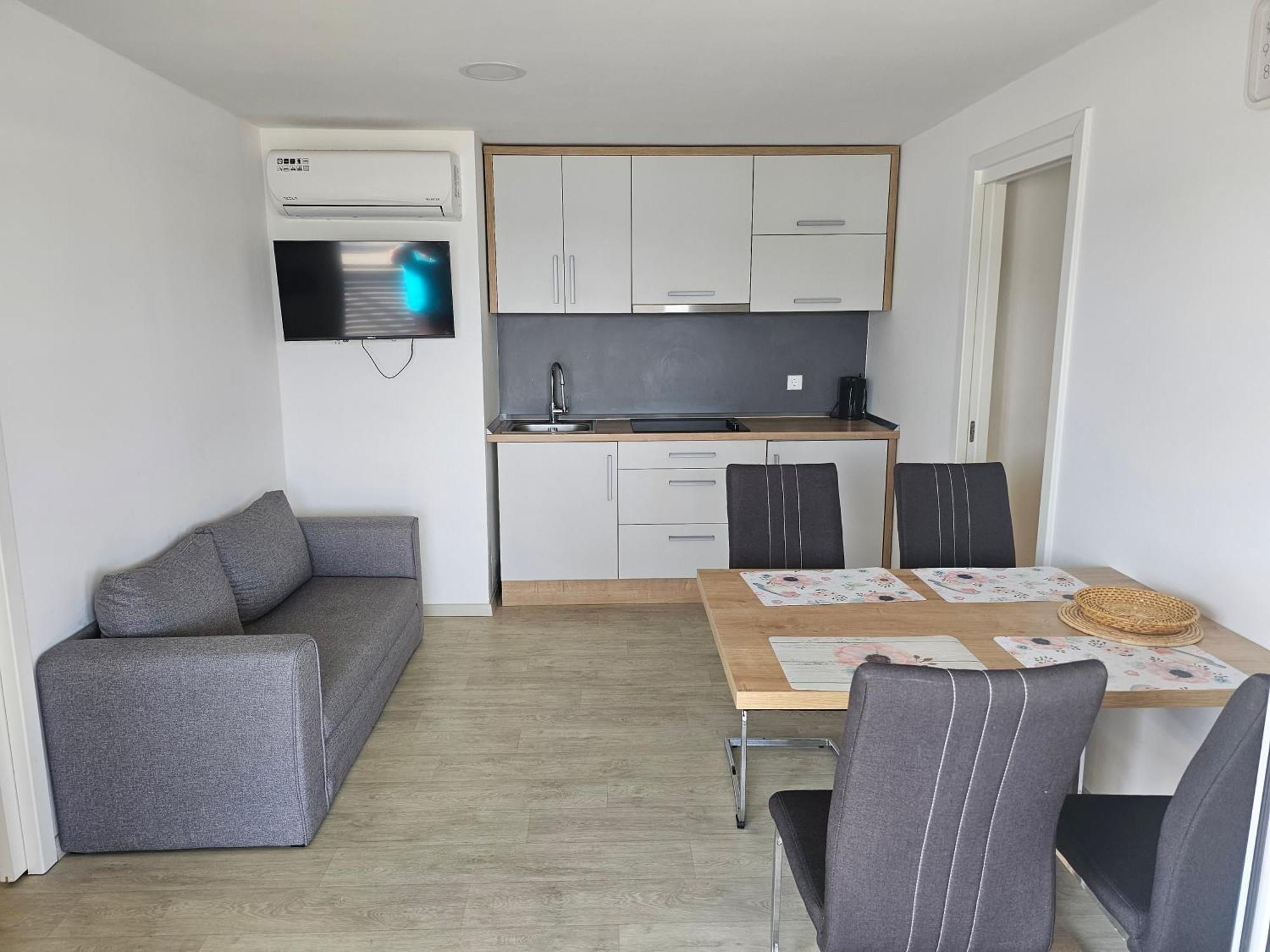 Mobile Home Tina Tisno Buitenkant foto