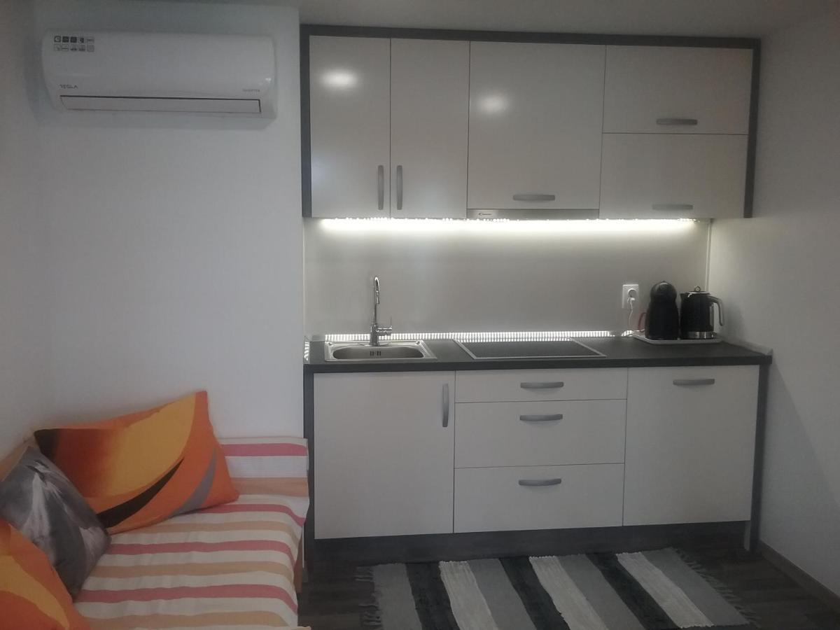 Mobile Home Tina Tisno Buitenkant foto