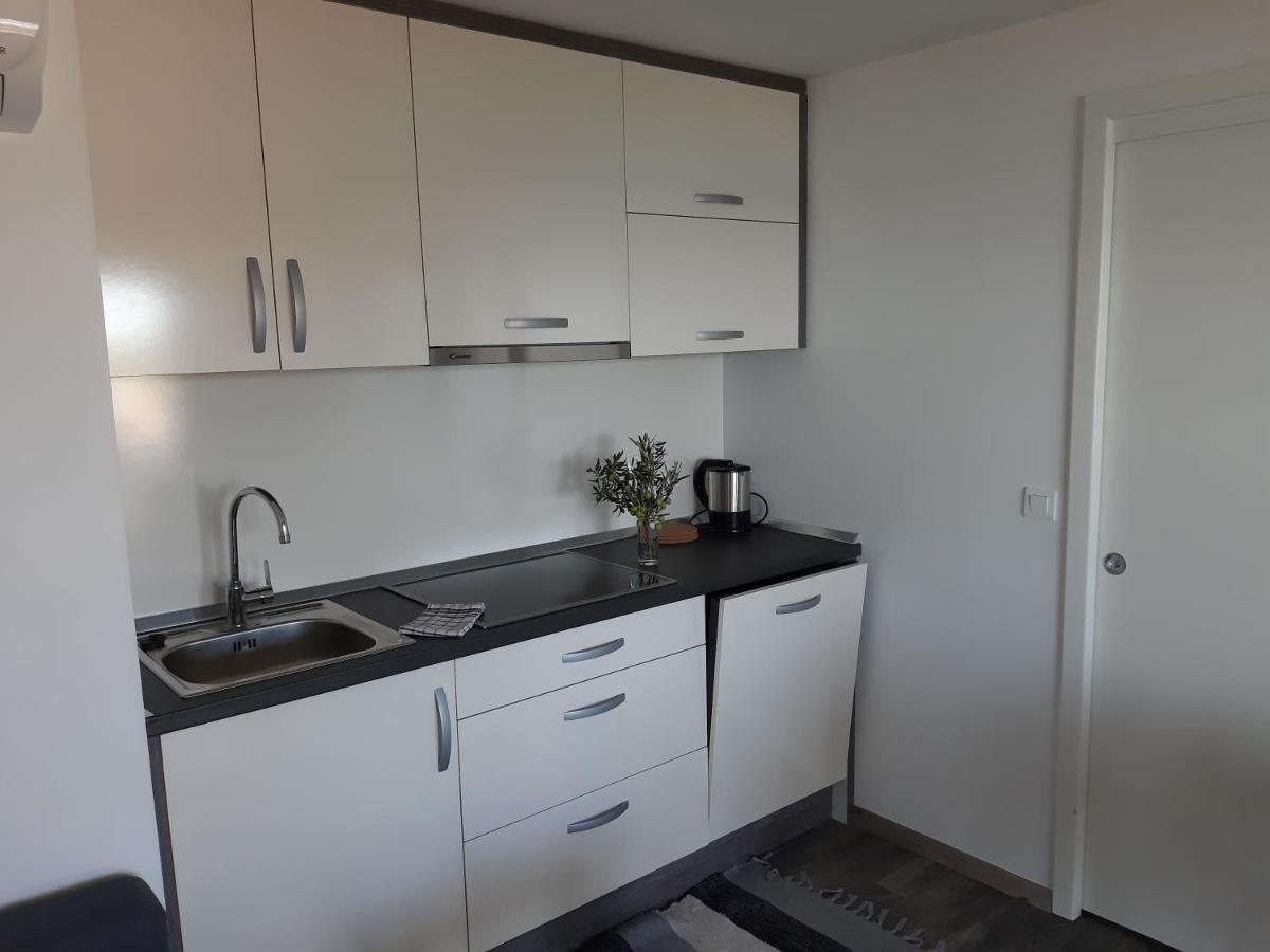 Mobile Home Tina Tisno Buitenkant foto
